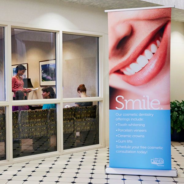 lakecitydental_retractablebanners_600x600 Pull-Up Banner